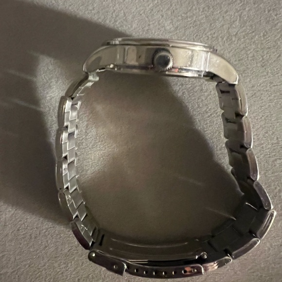 Vintage Minnie Mouse Watch - Picture 4 of 9